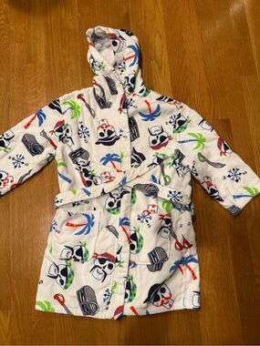 Boys St. Eve Pirate Swim Robe Hooded Cover Up Size Medium
